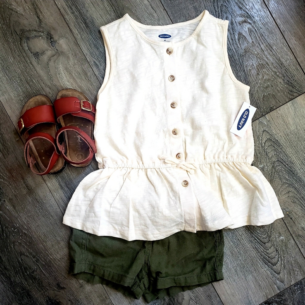 Oldnavy top size 5 (shirt only)